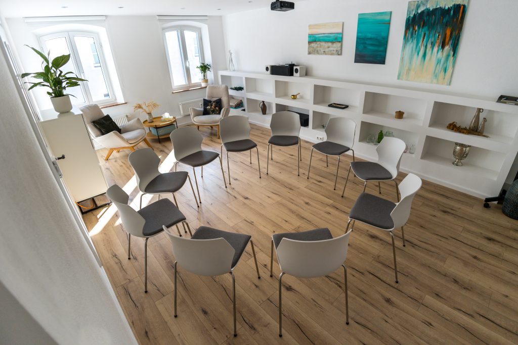Stuhlkreis im Gruppenraum